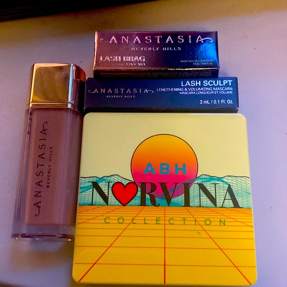 Anastasia’s of Beverly Hills face set. 5 pieces.